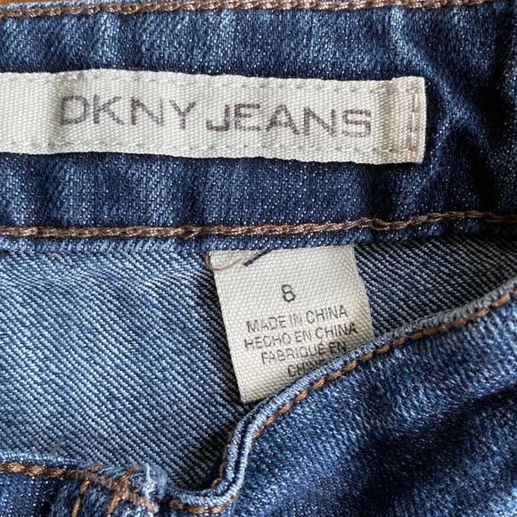 Women’s DKNY Wide Leg Cropped Jeans. Size 8. Like New. - Picture 5 of 10